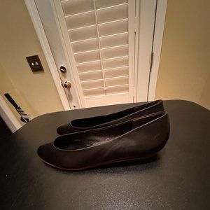 Fanfares size 8M black leather flats